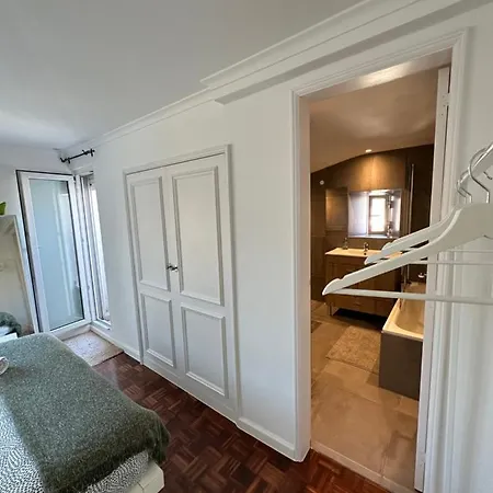 Homestay Com Wc Privativo E Varanda No Chiado