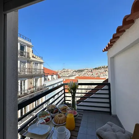 Com Wc Privativo E Varanda No Chiado Homestay Lisbon